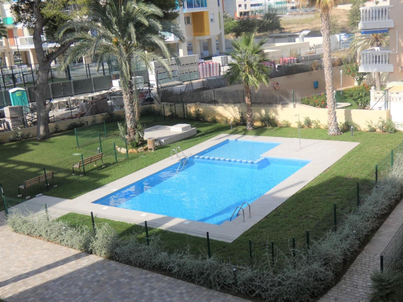 Appartement de 2 chambres à louer à Playa de San Juan avec piscine garage - 1 600 € (Ref: 9431001)