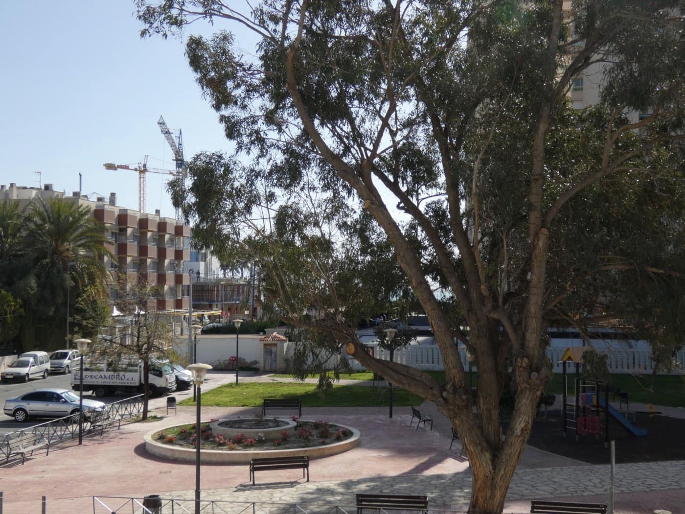 Appartement de 2 chambres à louer à Playa de San Juan avec piscine garage - 1 600 € (Ref: 9431001)