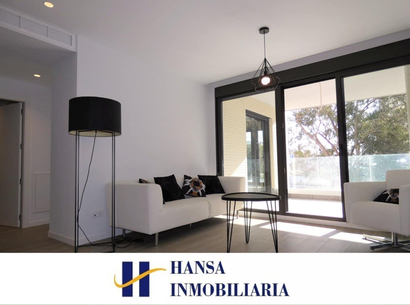 Appartement de 2 chambres à louer à Playa de San Juan avec piscine garage - 1 600 € (Ref: 9431001)