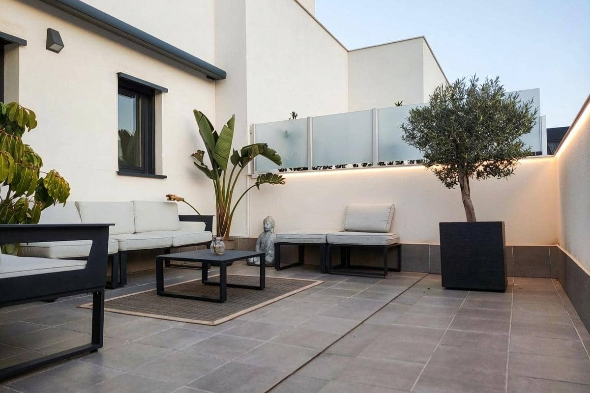 4 soverom Penthouse til salgs i Alicante by med svømmebasseng garasje - € 678 000 (Ref: 9474283)