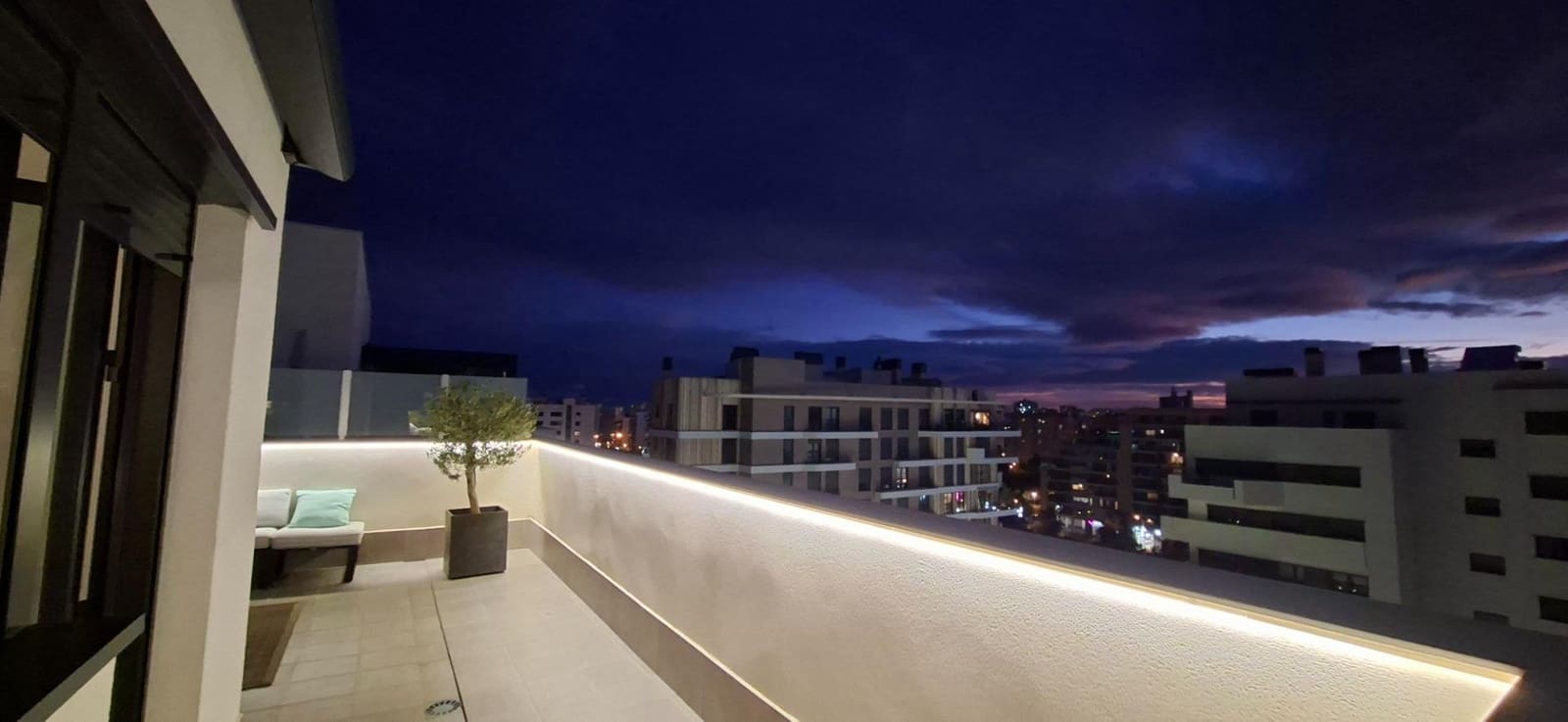 4 soverom Penthouse til salgs i Alicante by med svømmebasseng garasje - € 678 000 (Ref: 9474283)