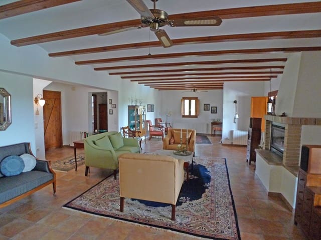4 bedroom Villa for sale in Llíber - € 600,000 (Ref: 8541139)