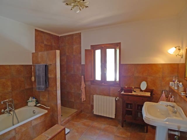 4 bedroom Villa for sale in Llíber - € 600,000 (Ref: 8541139)