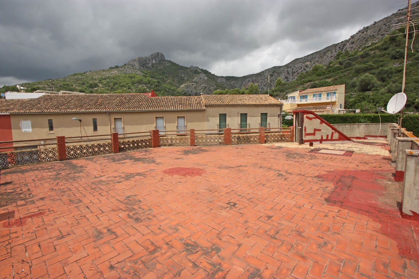 7 slaapkamer Huis te koop in Orba - € 130.000 (Ref: 8788114)