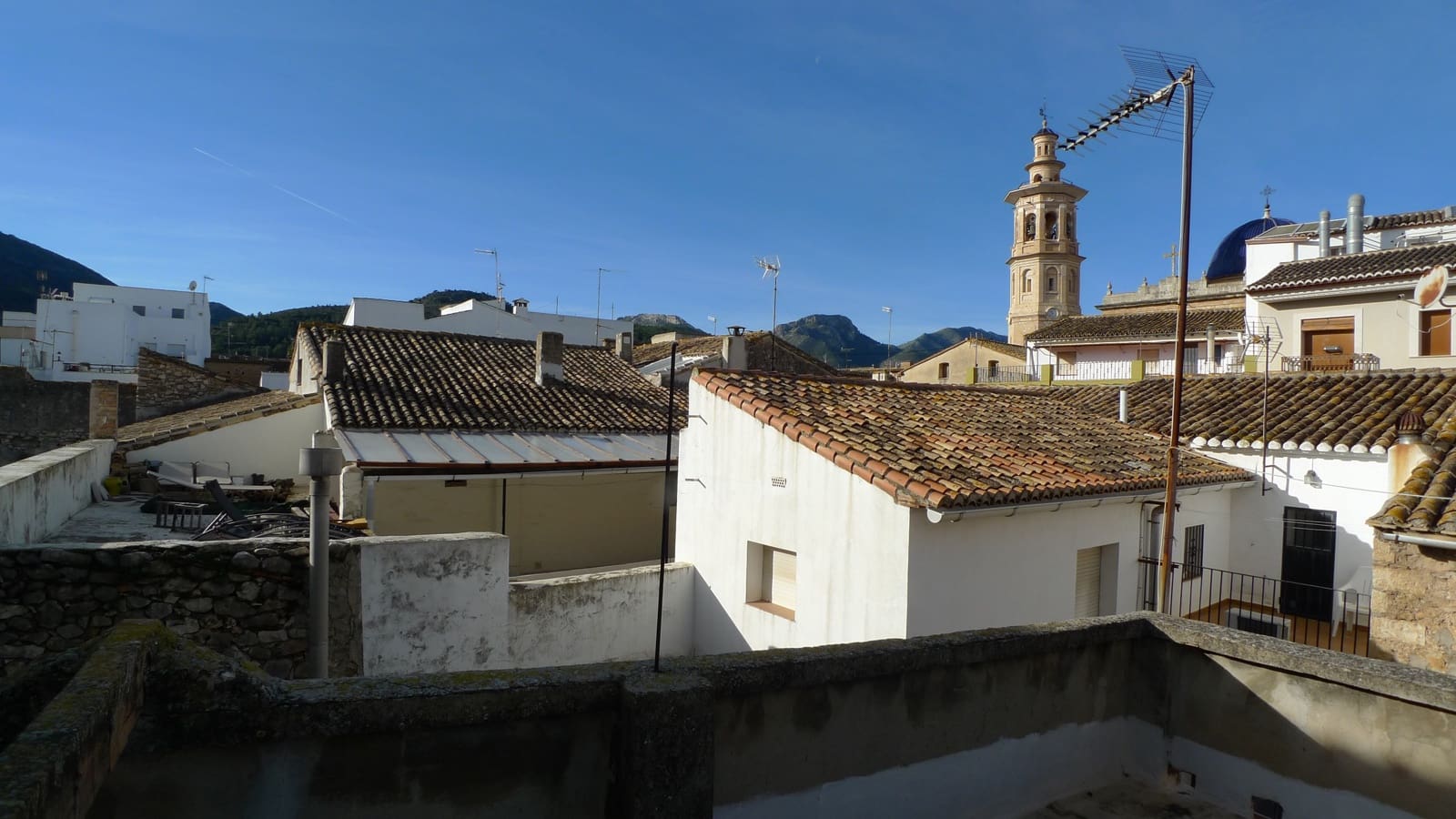 5 bedroom Townhouse for sale in Orba - € 250,000 (Ref: 8788115)