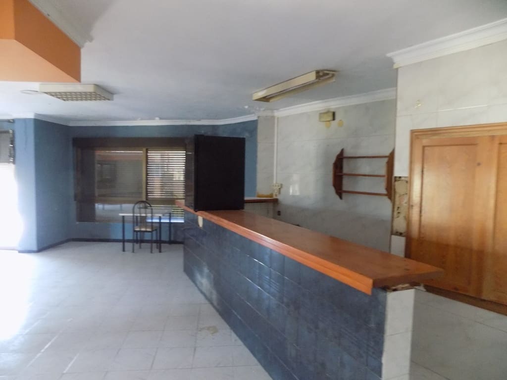 Restaurant/Bar til salgs i Tormos - € 240 000 (Ref: 9950417)