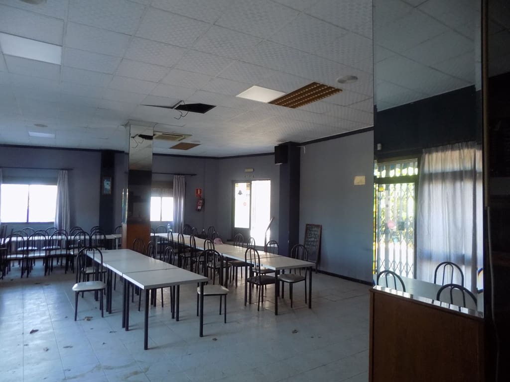 Restaurant/Bar til salgs i Tormos - € 240 000 (Ref: 9950417)