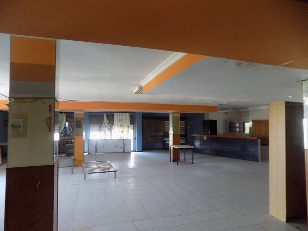 Restaurant/Bar til salgs i Tormos - € 240 000 (Ref: 9950417)