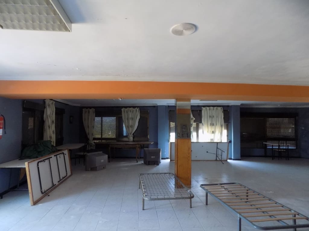 Restaurant/Bar til salgs i Tormos - € 240 000 (Ref: 9950417)