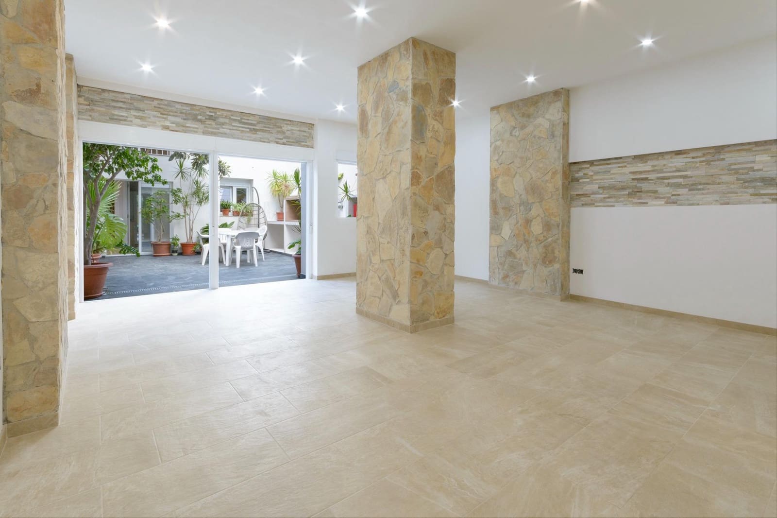 6 slaapkamer Huis te koop in Tavernes de la Valldigna - € 210.000 (Ref: 10009214)