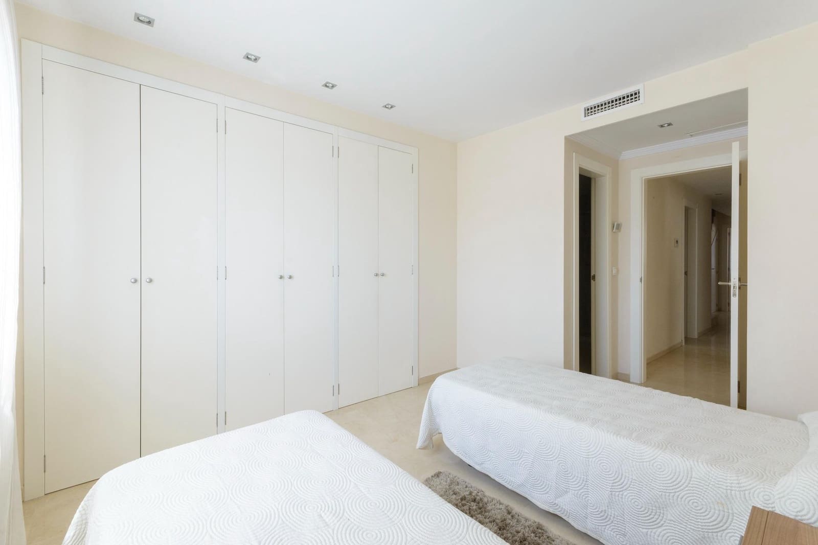4 bedroom Penthouse for sale in Gandia with garage - € 449,000 (Ref: 10011561)