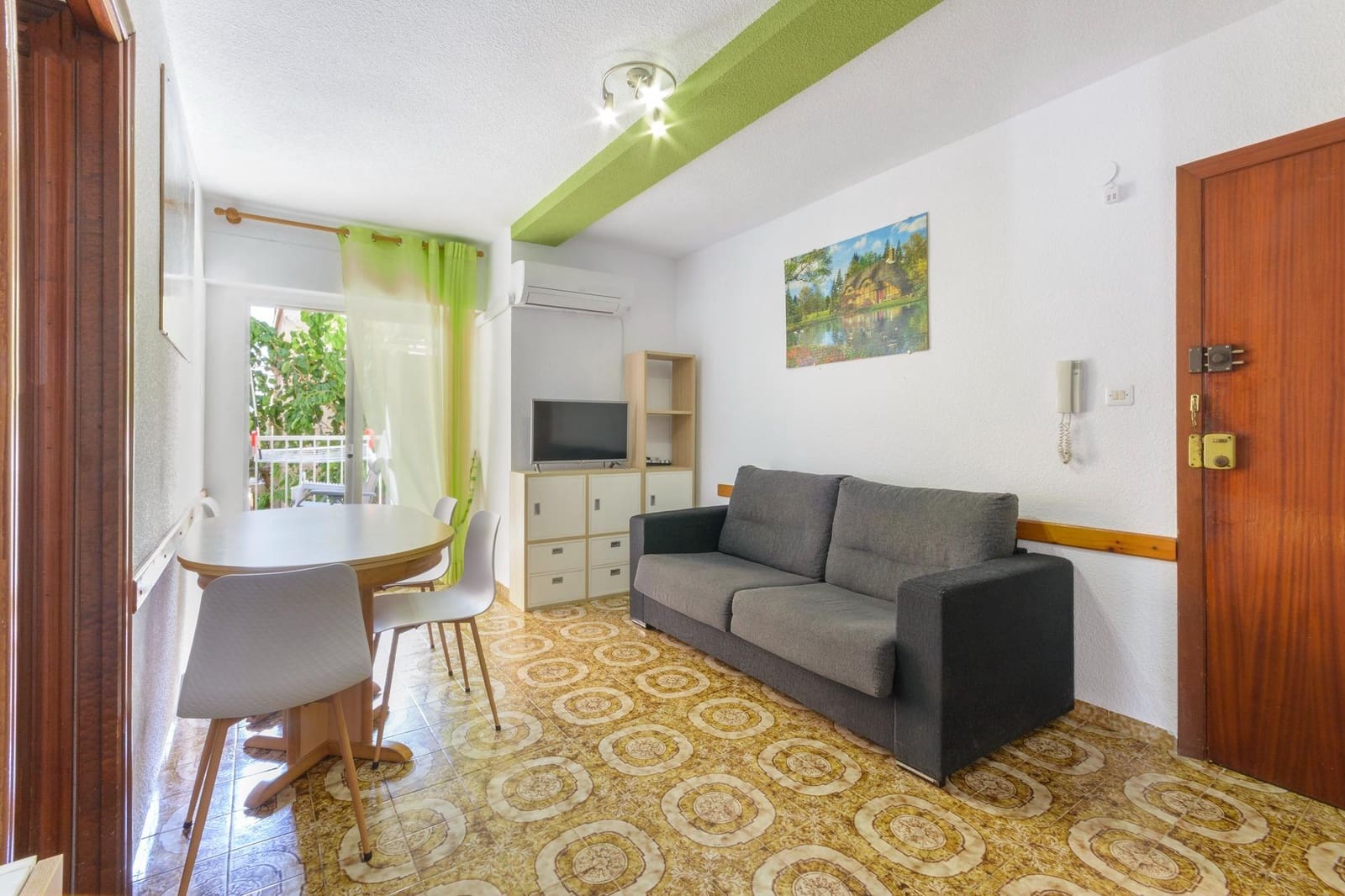 2 sovrum Lägenhet till salu i Piles - 140 000 € (Ref: 10027425)