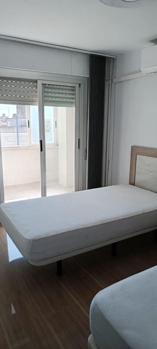 3 makuuhuone Asunto vuokrattavana paikassa Gandia mukana 
autotalli - 950 € (Ref: 10100321)