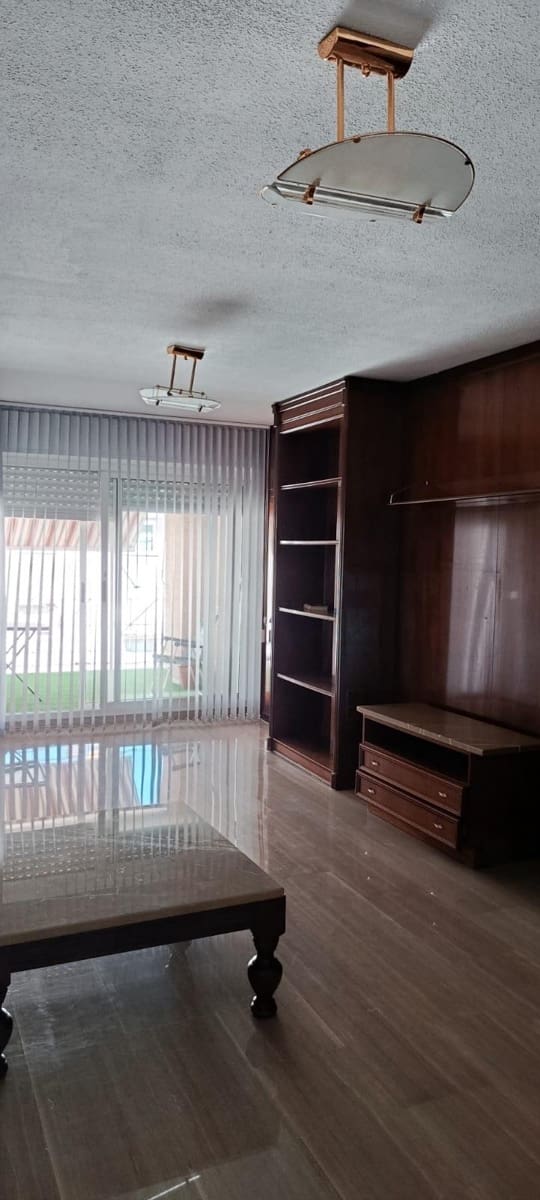 3 makuuhuone Asunto vuokrattavana paikassa Gandia mukana 
autotalli - 950 € (Ref: 10100321)
