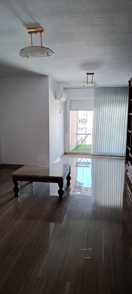 3 makuuhuone Asunto vuokrattavana paikassa Gandia mukana 
autotalli - 950 € (Ref: 10100321)