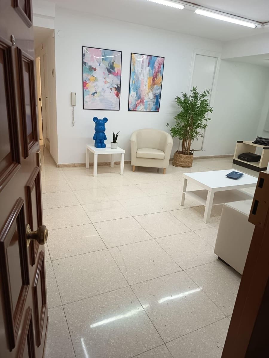 Office for rent in Gandia - € 400 (Ref: 10115775)