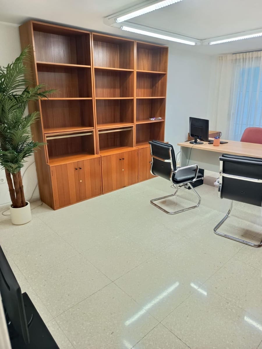 Office for rent in Gandia - € 400 (Ref: 10115775)