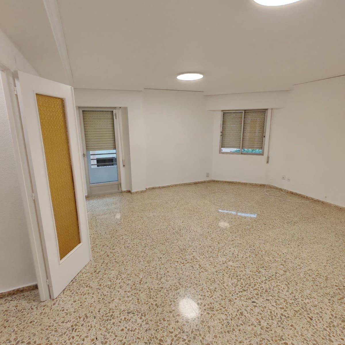 4 quarto Apartamento para arrendar em Gandia com garagem - 750 € (Ref: 10115776)