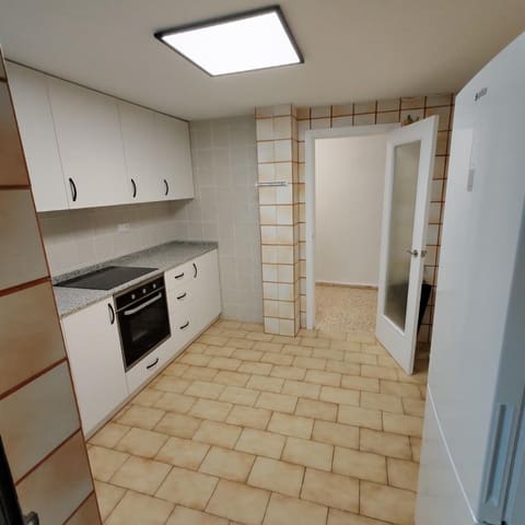4 quarto Apartamento para arrendar em Gandia com garagem - 750 € (Ref: 10115776)