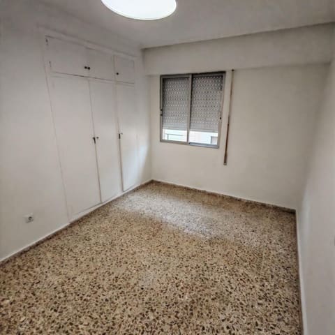 4 quarto Apartamento para arrendar em Gandia com garagem - 750 € (Ref: 10115776)