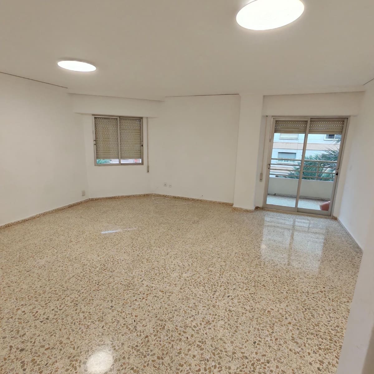 4 quarto Apartamento para arrendar em Gandia com garagem - 750 € (Ref: 10115776)