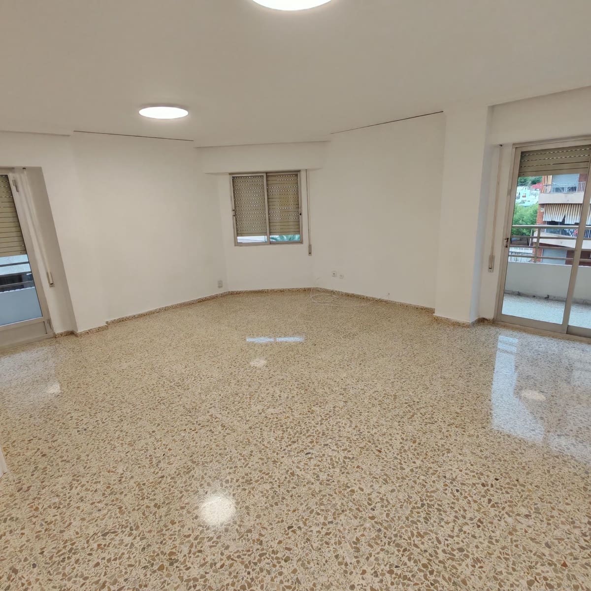 4 quarto Apartamento para arrendar em Gandia com garagem - 750 € (Ref: 10115776)