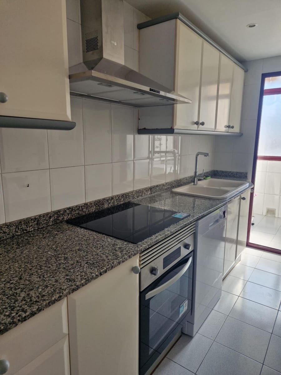 3 bedroom Flat for rent in Gandia with garage - € 900 (Ref: 10159841)