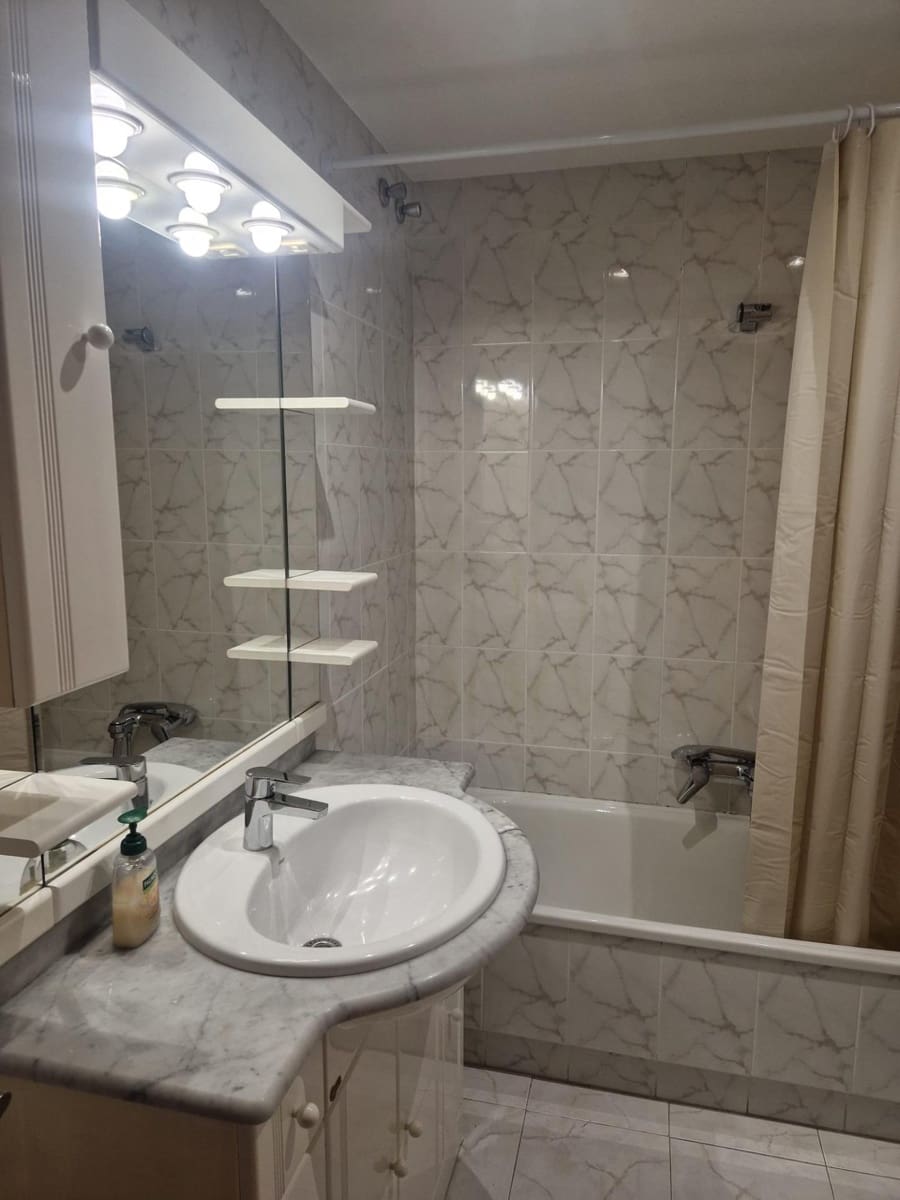 3 bedroom Flat for rent in Gandia with garage - € 900 (Ref: 10159841)