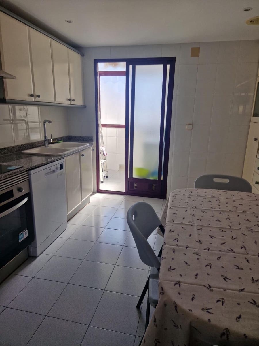 3 bedroom Flat for rent in Gandia with garage - € 900 (Ref: 10159841)