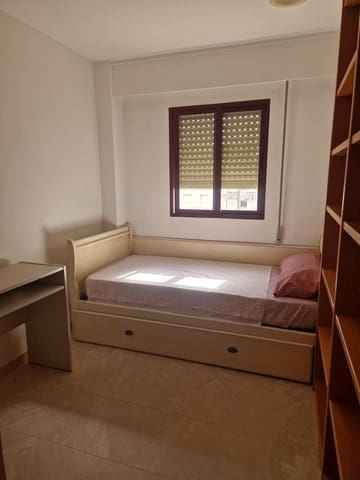 3 slaapkamer Flat te huur in Gandia met garage - € 900 (Ref: 10159841)