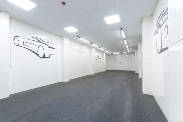 Kaupallinen vuokrattavana paikassa Oliva Pueblo, Oliva mukana 
autotalli - 900 € (Ref: 10171860)