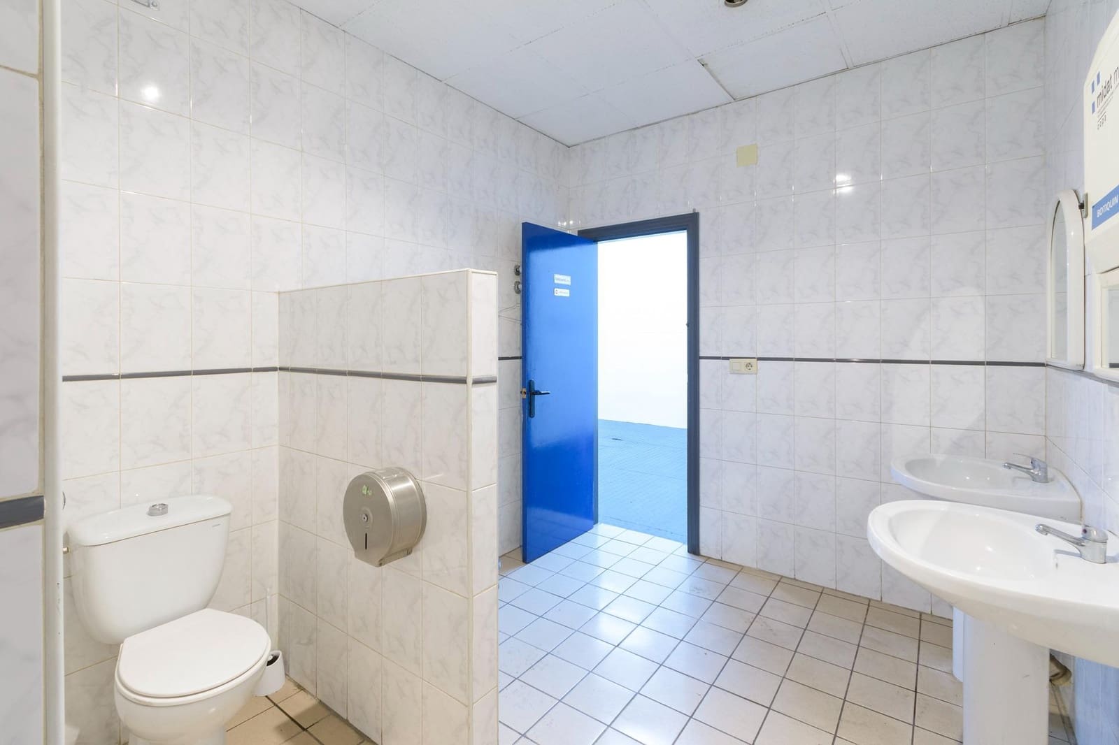 Kaupallinen vuokrattavana paikassa Oliva mukana 
autotalli - 900 € (Ref: 10171860)