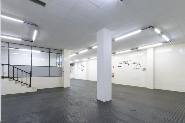 Kaupallinen vuokrattavana paikassa Oliva Pueblo, Oliva mukana 
autotalli - 900 € (Ref: 10171860)