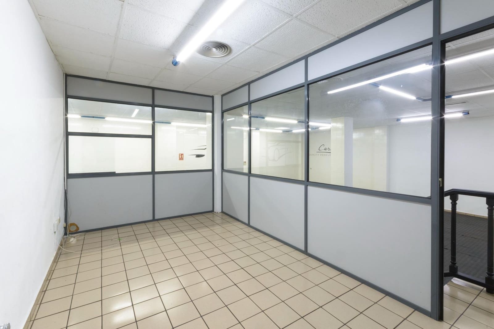 Kaupallinen vuokrattavana paikassa Oliva mukana 
autotalli - 900 € (Ref: 10171860)