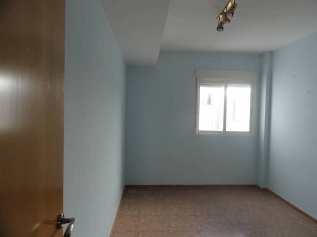 3 bedroom Penthouse for rent in Villalonga with garage - € 800 (Ref: 2643674)