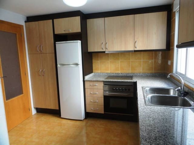 3 bedroom Penthouse for rent in Villalonga with garage - € 800 (Ref: 2643674)