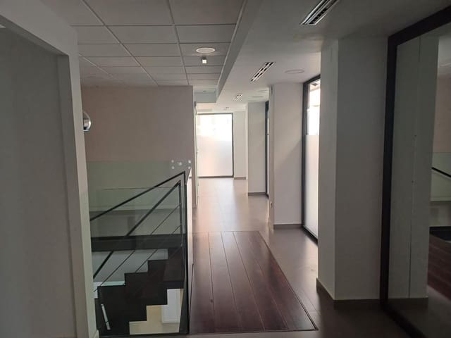 Erhverv til leje i Gandia - € 1.700 (Ref: 3314959)