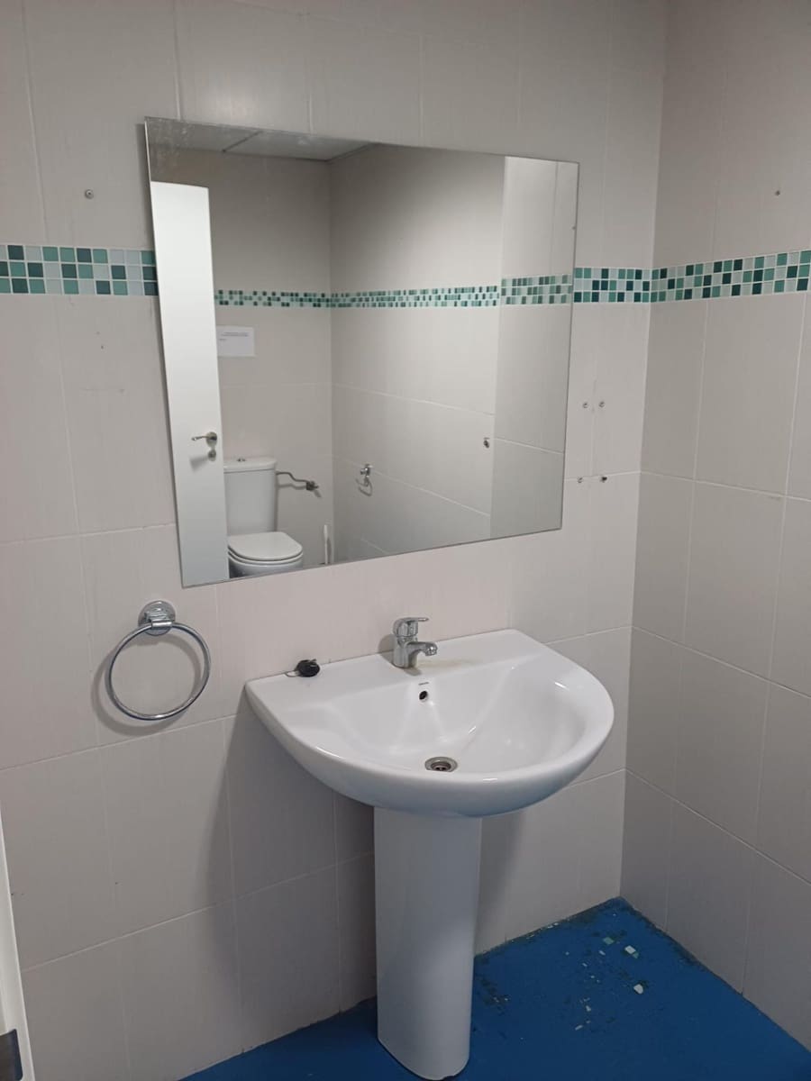 Kommersiell til leie i Gandia - € 1 200 (Ref: 3314959)