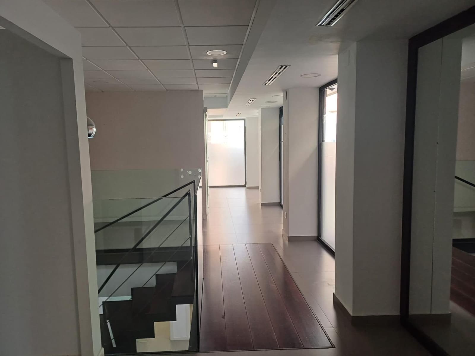 Kommersiell til leie i Gandia - € 1 200 (Ref: 3314959)