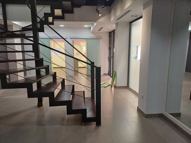 Local Commercial à louer à Gandia - 1 200 € (Ref: 3314959)