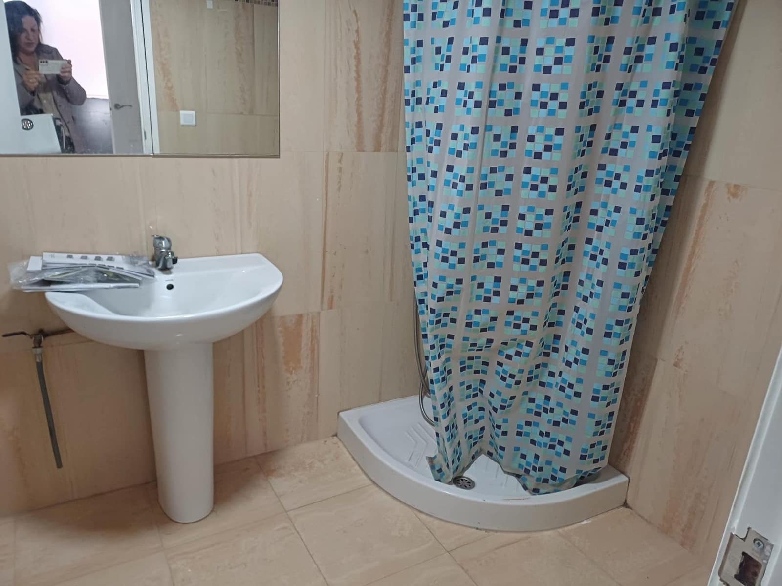 Kommersiell til leie i Gandia - € 1 200 (Ref: 3314959)