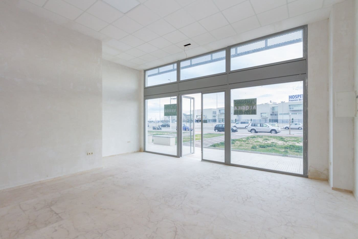 Erhverv til leje i Gandia med garage - € 3.350 (Ref: 6184808)