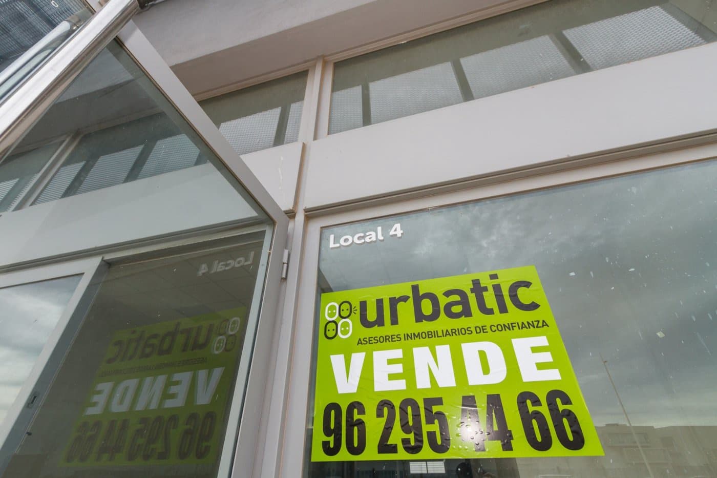 Erhverv til leje i Gandia med garage - € 3.350 (Ref: 6184808)