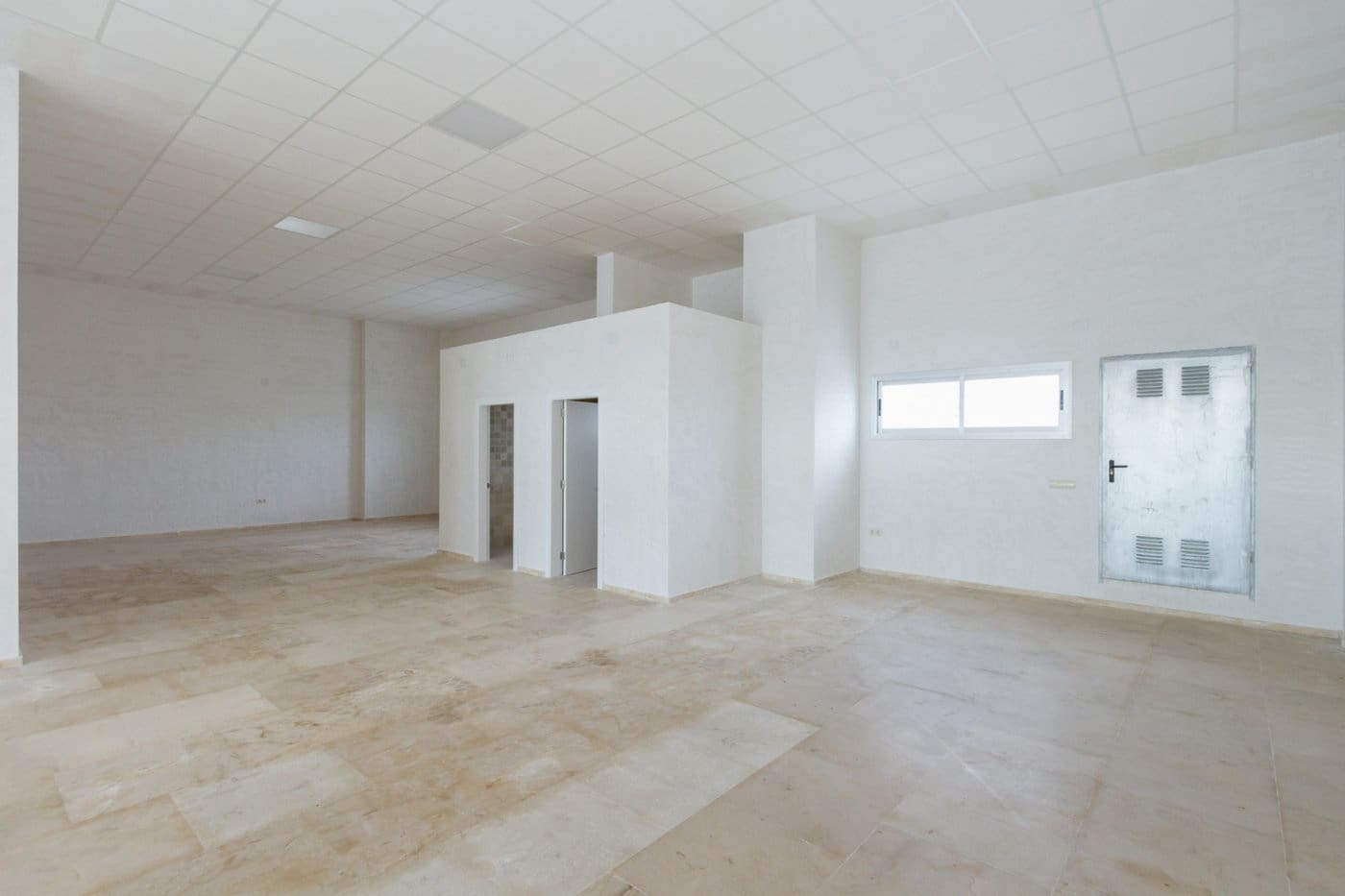 Erhverv til leje i Gandia med garage - € 3.000 (Ref: 6184811)