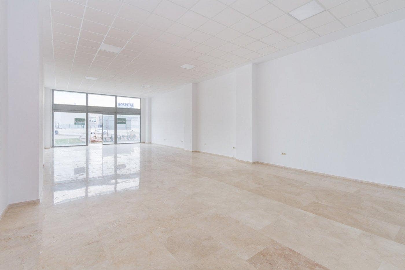 Erhverv til leje i Gandia med garage - € 3.000 (Ref: 6184811)