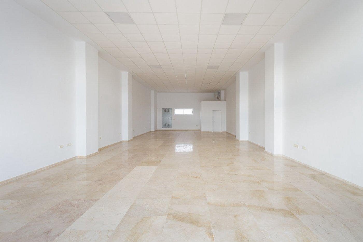 Erhverv til leje i Gandia med garage - € 3.000 (Ref: 6184811)