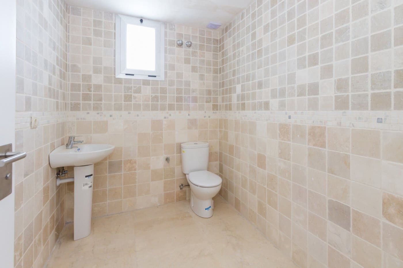 Commercial for rent in Gandia with garage - € 1,600 (Ref: 6184813)