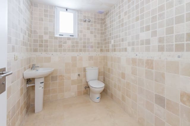 Erhverv til leje i Gandia med garage - € 1.600 (Ref: 6184813)