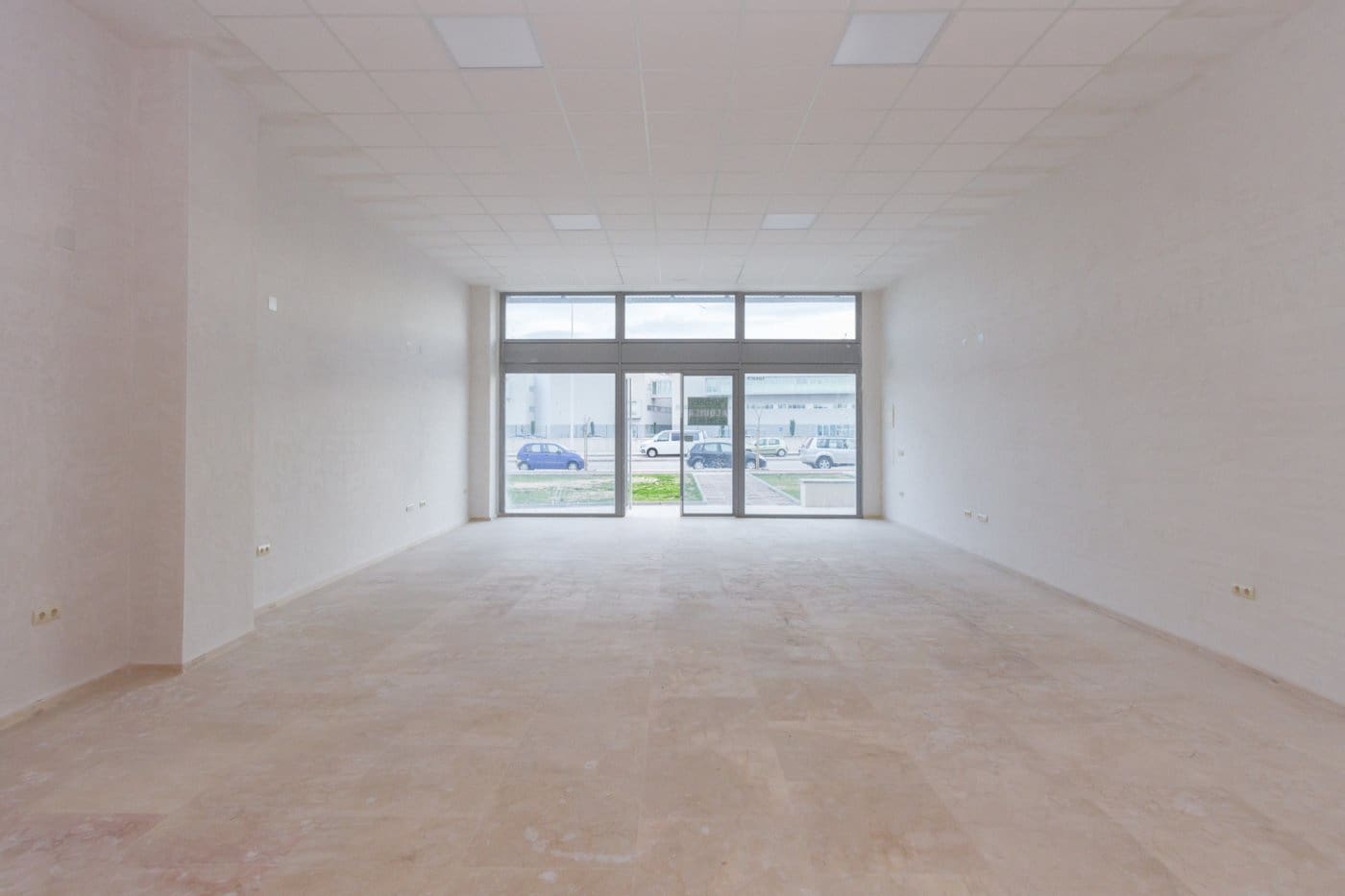 Erhverv til leje i Gandia med garage - € 1.400 (Ref: 6184815)