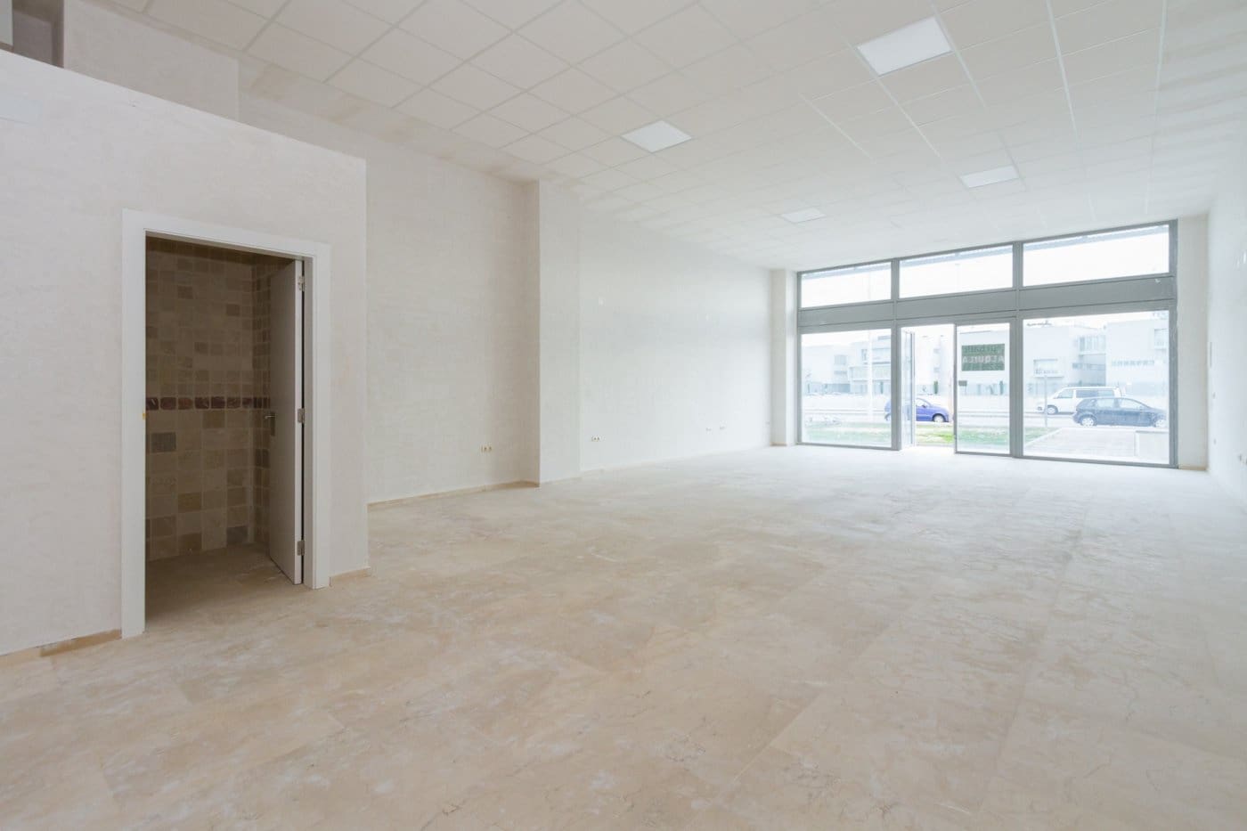 Erhverv til leje i Gandia med garage - € 1.400 (Ref: 6184815)